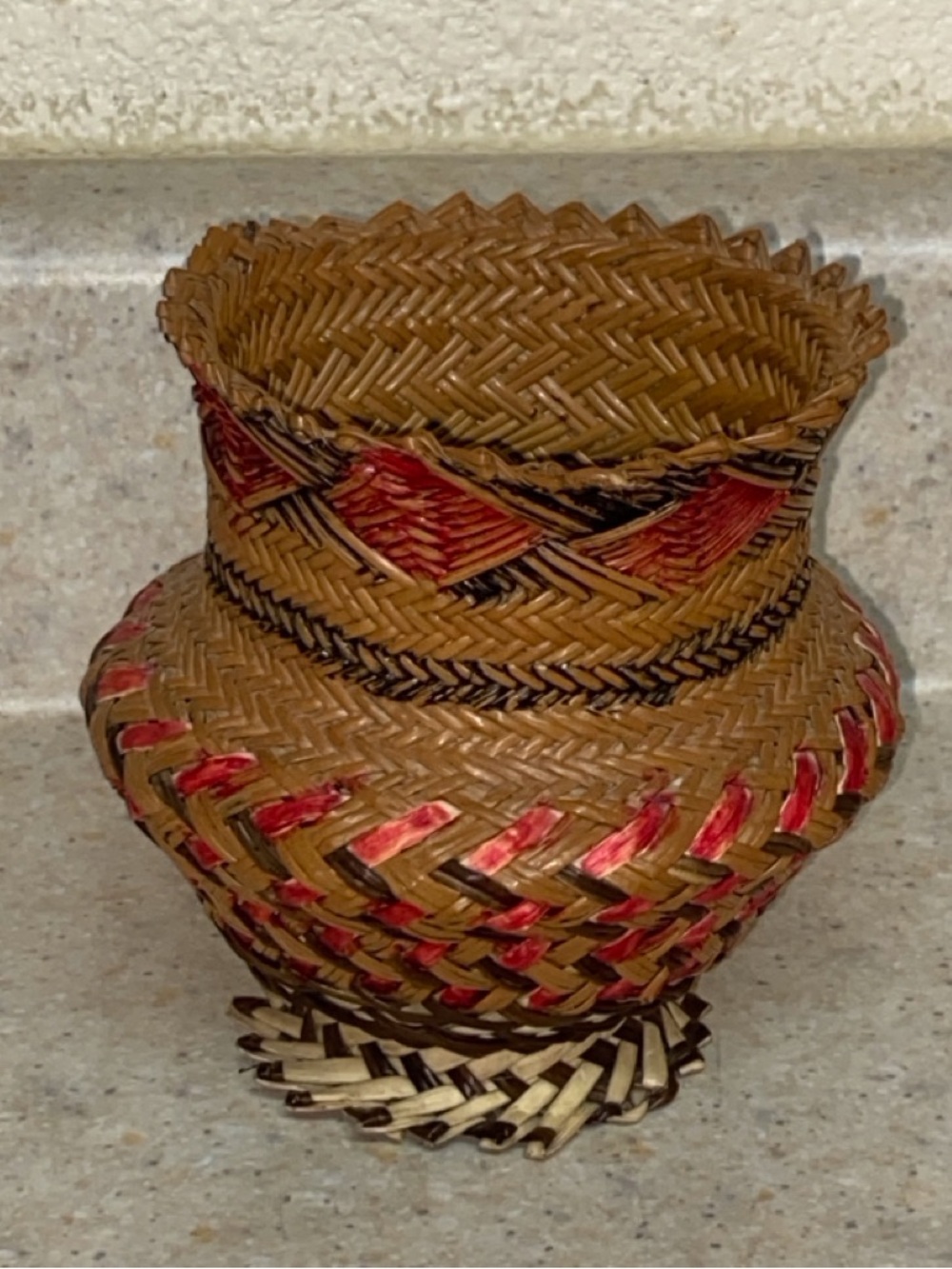 Tarahumara Pot Basket Mini Handwoven Decorative Woven Vase in Brown and Red